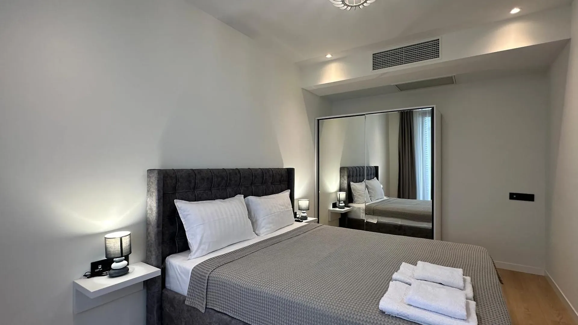 White Sails Apartments Overlooking The Sea, City And Park Batumi
