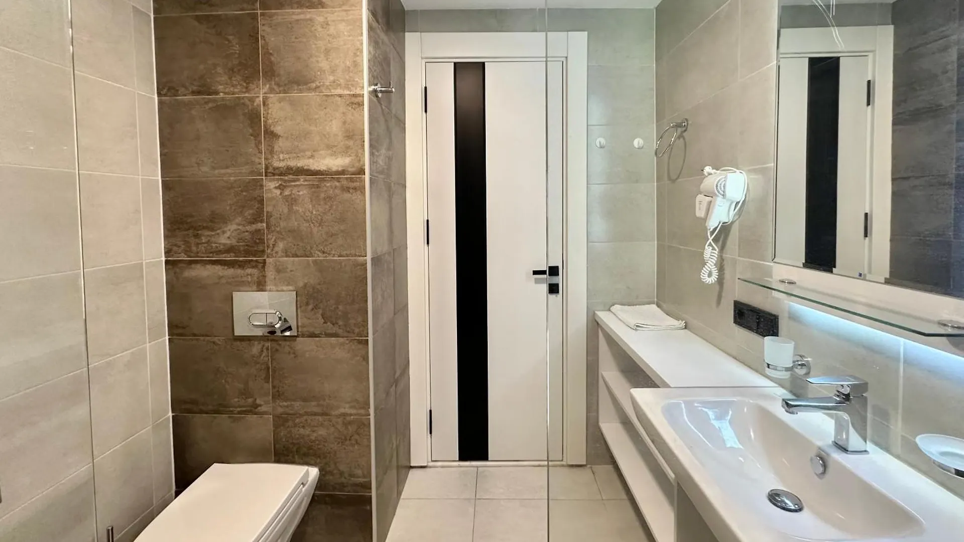 White Sails Apartments Overlooking The Sea, City And Park Batumi